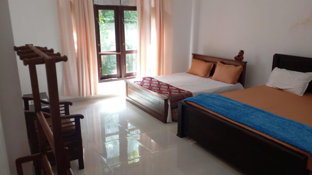 Bosadi Homestay Katunayaka Exterior foto