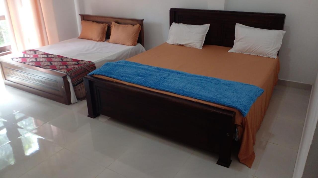 Bosadi Homestay Katunayaka Exterior foto